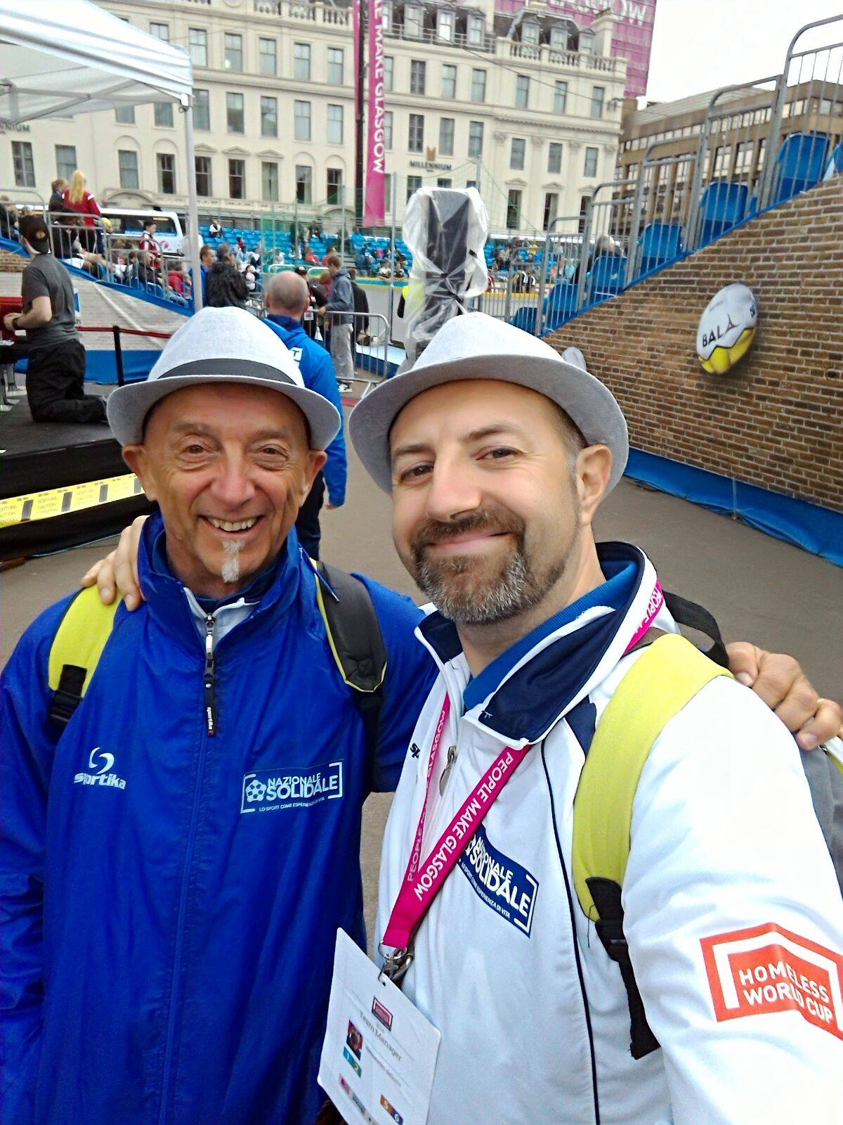 il Team Manager Alessandro e il Dottor Cerizza, medico psichiatra che segue i ragazzi